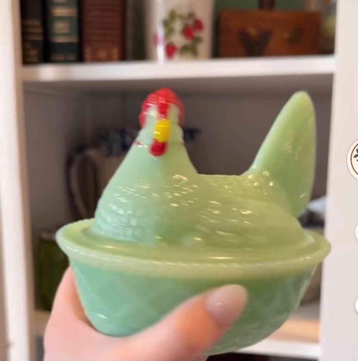 vintage glass hens on nest - Adamsville, Ohio - FleaMarketBay