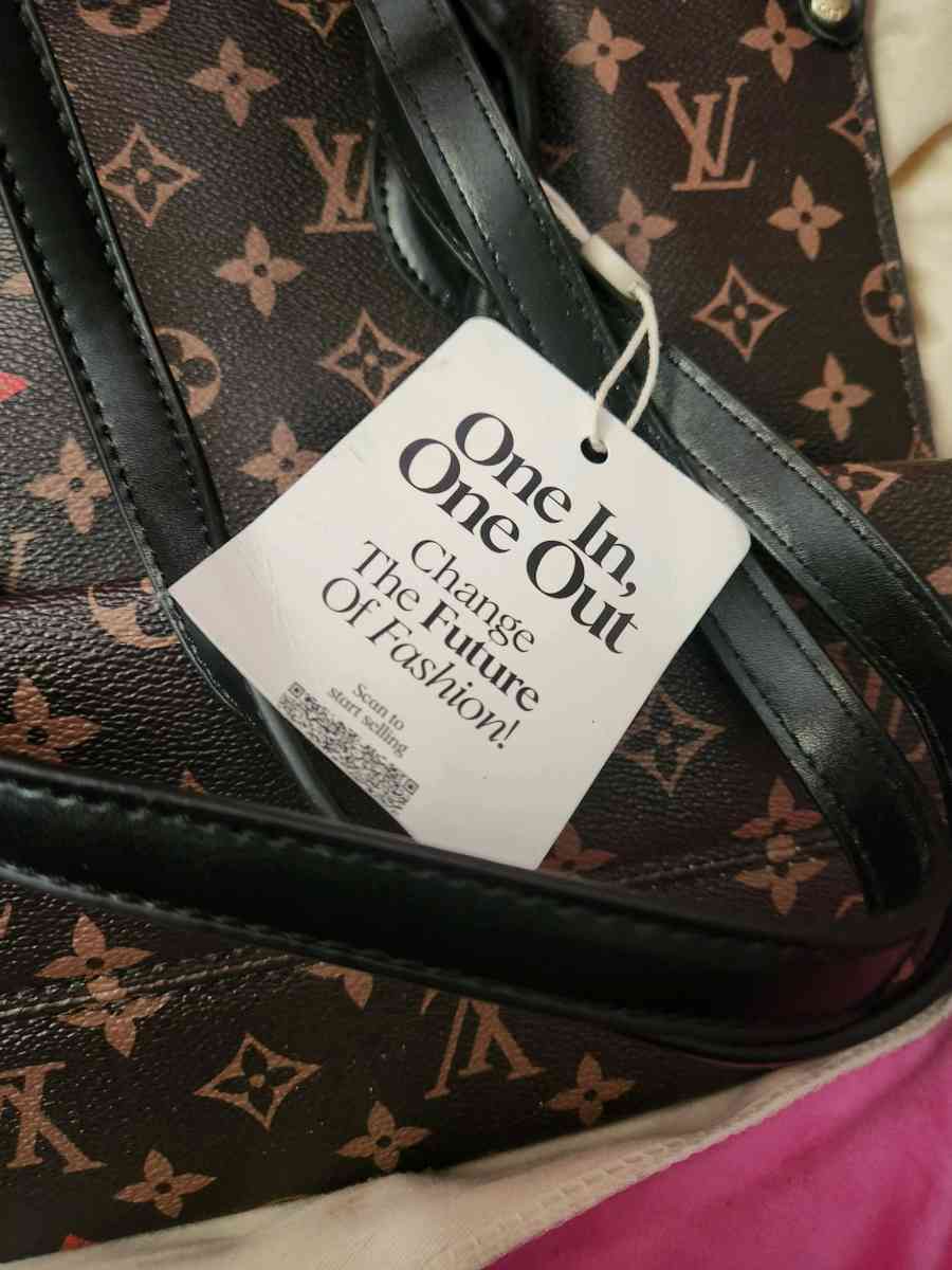 Louis Vuitton LTD love on the go Mm - Livonia, Michigan - FleaMarketBay