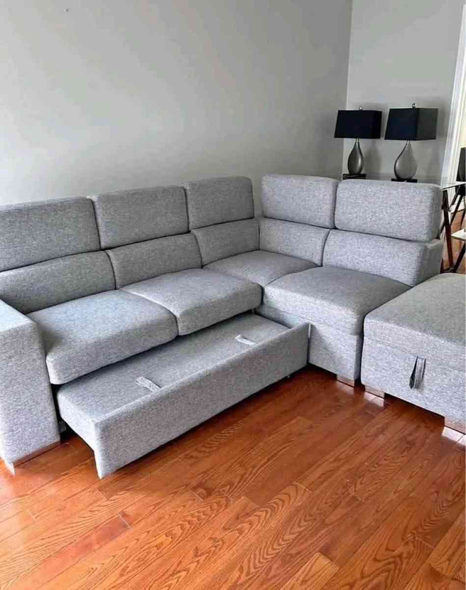 Grey Sectional sofa with pull out bed - Brooklyn, New York - FleaMarketBay
