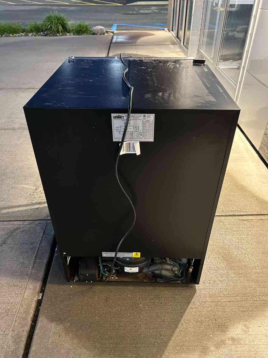 Summit beverage cooler - Rochelle Park, New Jersey - FleaMarketBay