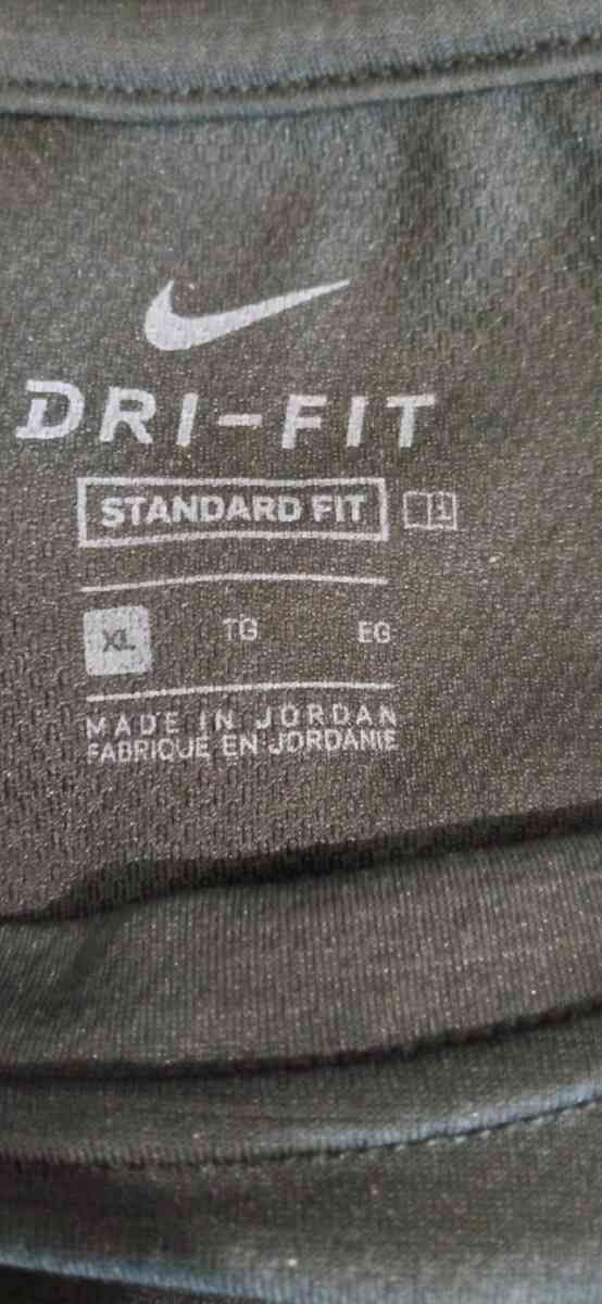 Mens Nike Short Sleeve DriFit Tshirt XL - Dane, Wisconsin - FleaMarketBay