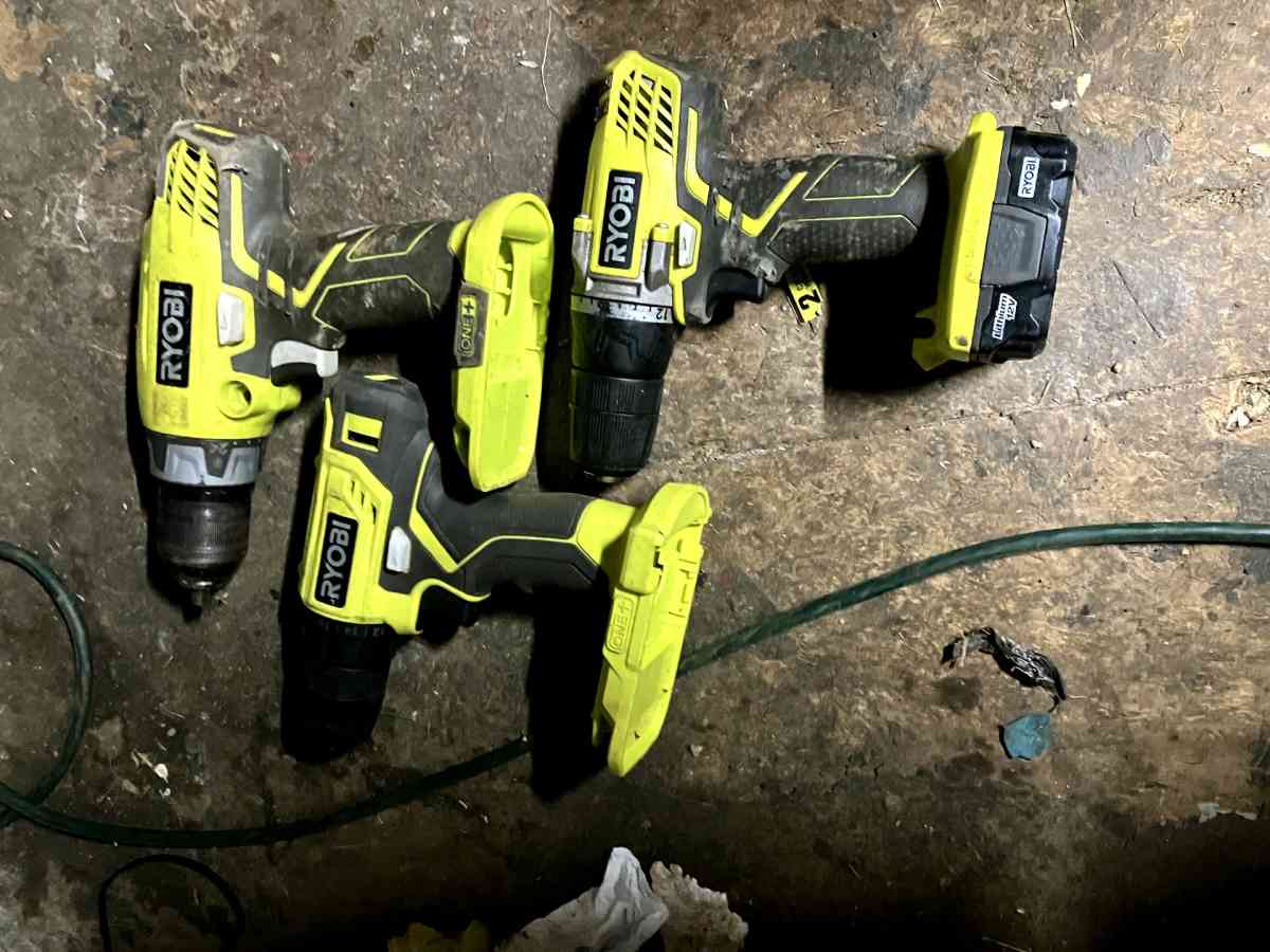 16 pc Ryobi Power Tools - Bean Station, Tennessee - FleaMarketBay