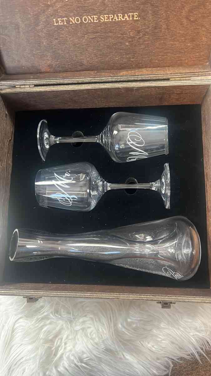 Set of custom Mr and Mrs wine glasses and a wine flute all e - North Las Vegas, Nevada - FleaMarketBay