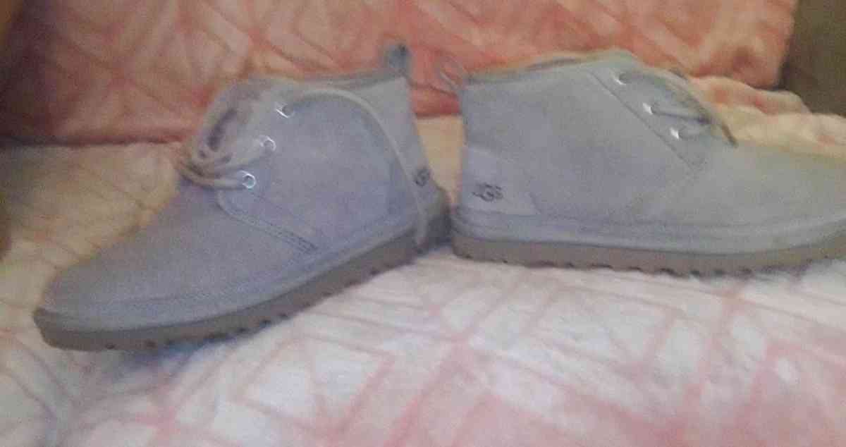 UGG Neumel Womens Boots - Huntsville, Alabama - FleaMarketBay