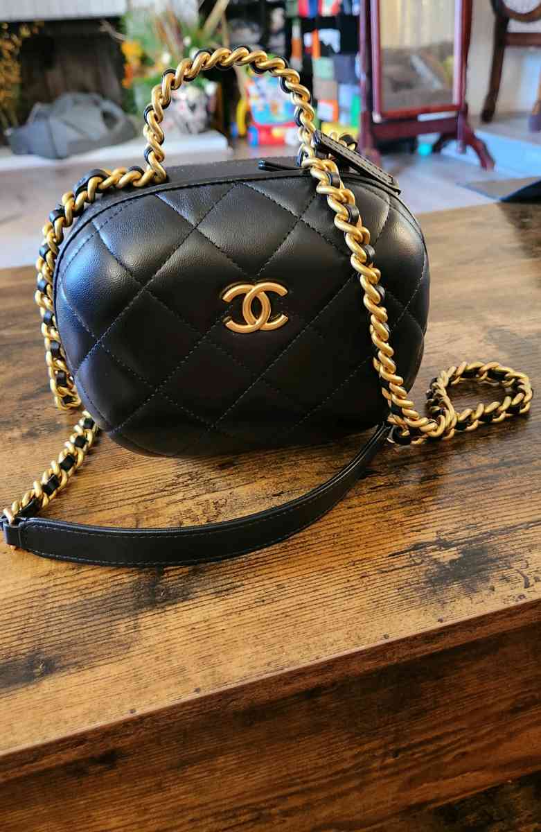 Chanel Black bag - Mission Viejo, California - FleaMarketBay
