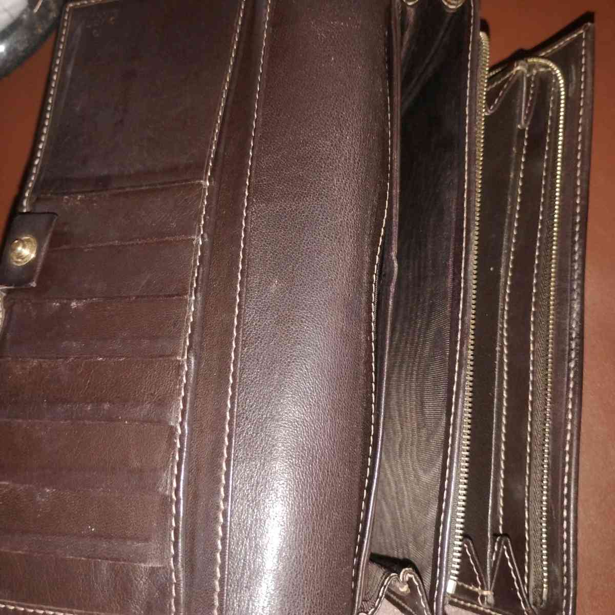 Gucci Wallet - Atlanta, Georgia - FleaMarketBay
