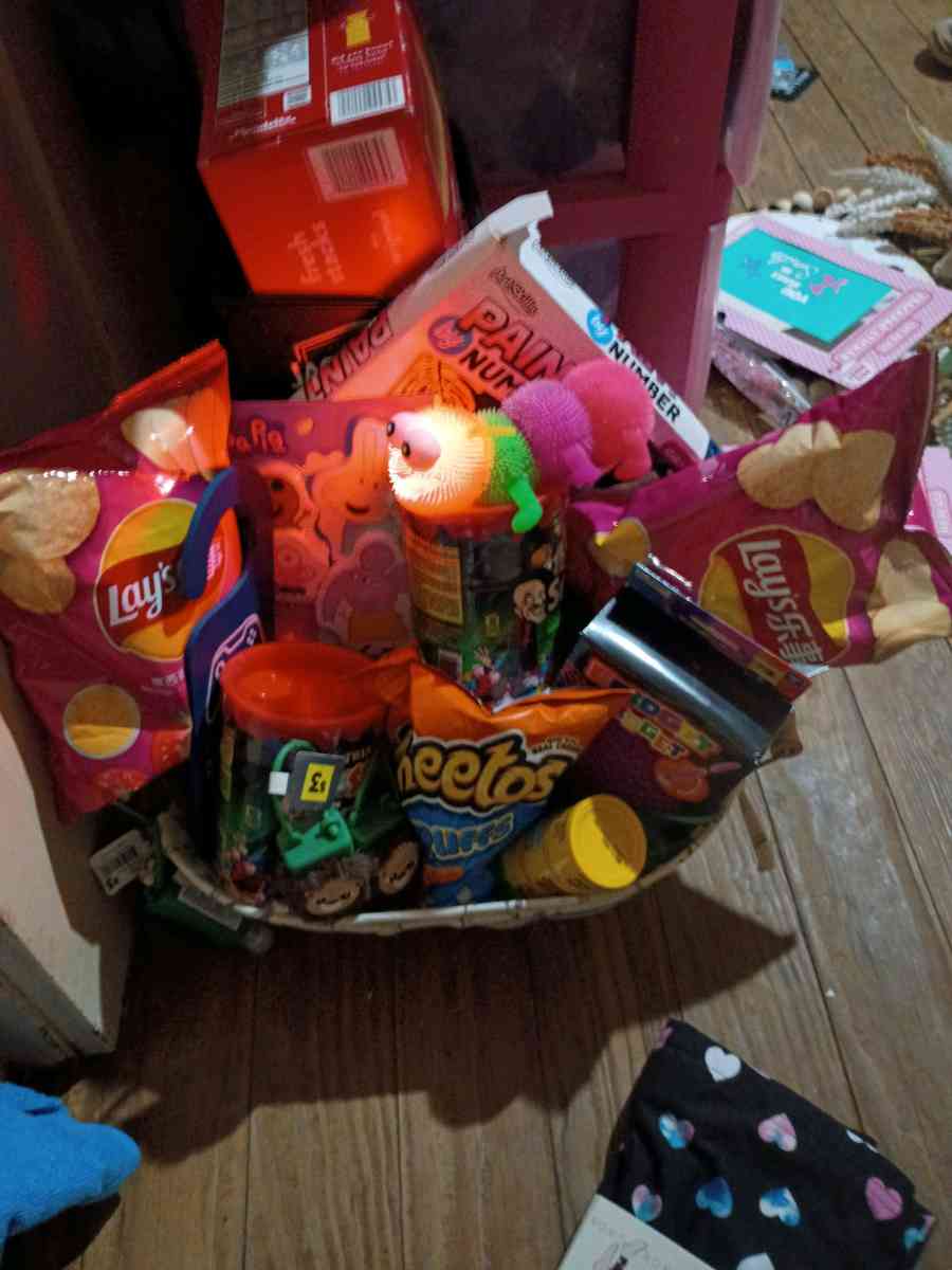 boy and girl gift baskets - Bryan, Texas - FleaMarketBay