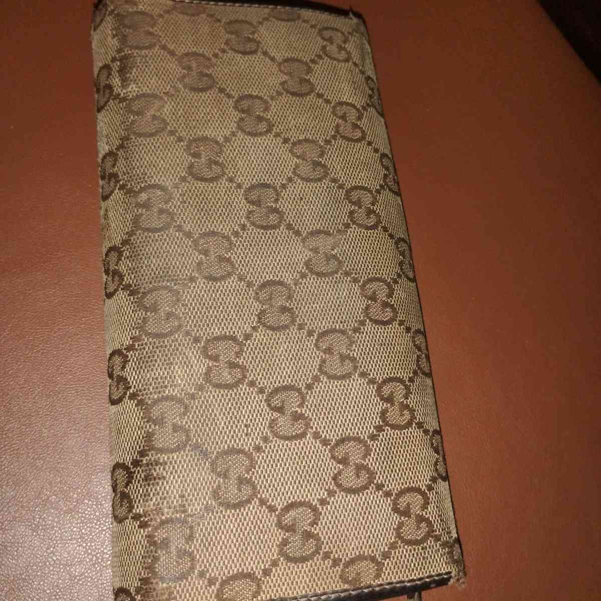 Gucci Wallet - Atlanta, Georgia - FleaMarketBay