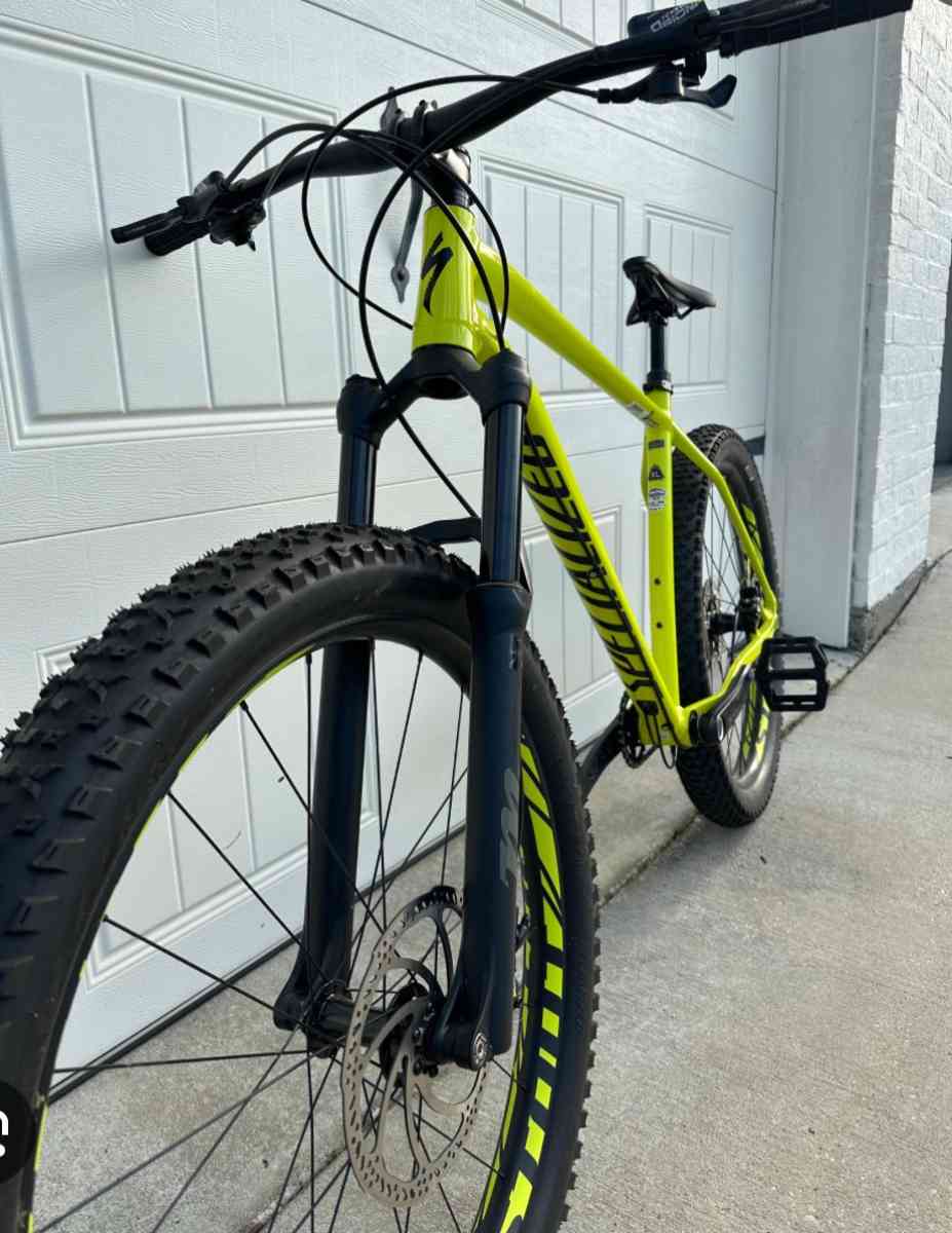 XL Frame 27 inch tires Specialized - Chico, California - FleaMarketBay