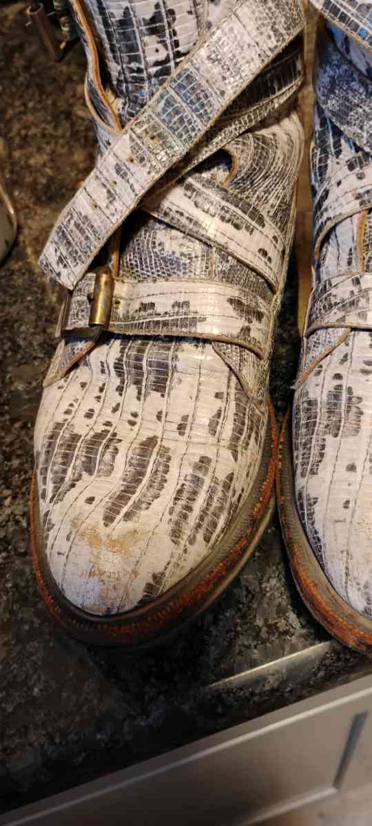 John fluevog boots - Worcester, Massachusetts - FleaMarketBay