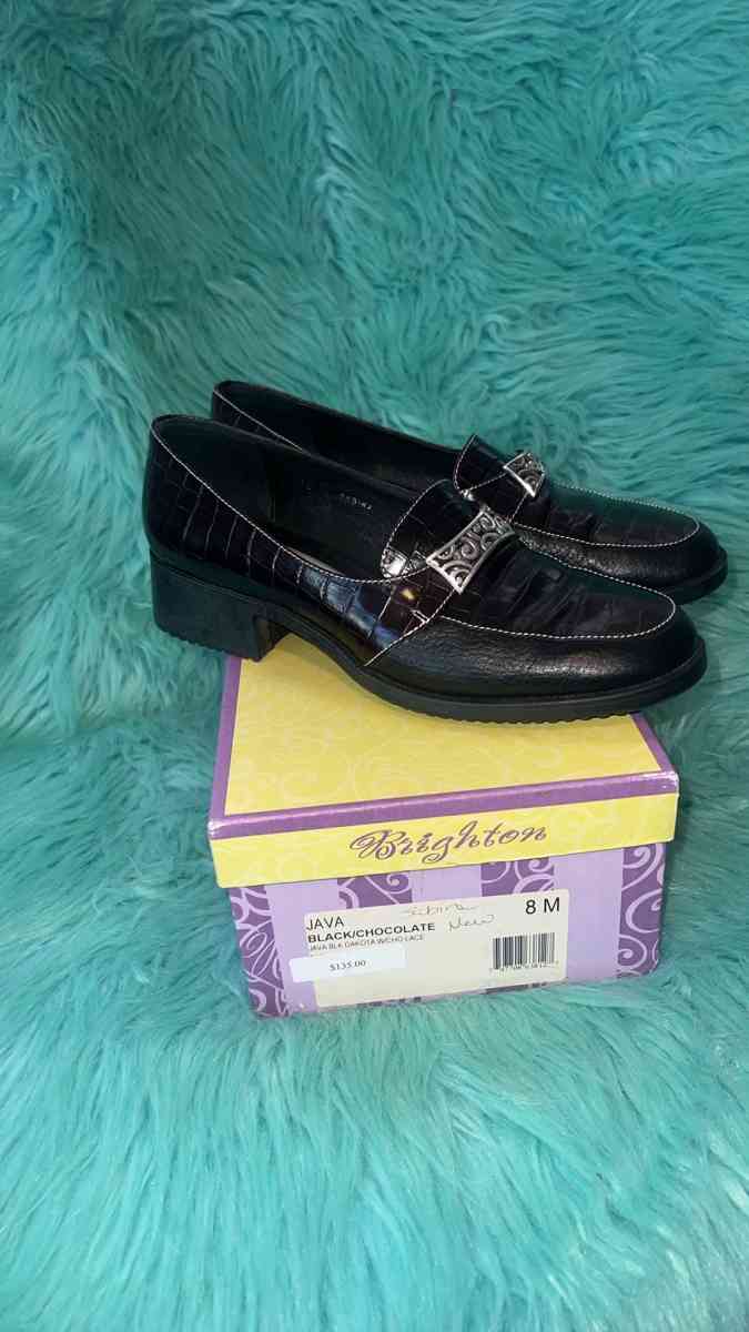 NIB Brighton Unice black crocodile flats with a silver chain - North Las Vegas, Nevada - FleaMarketBay