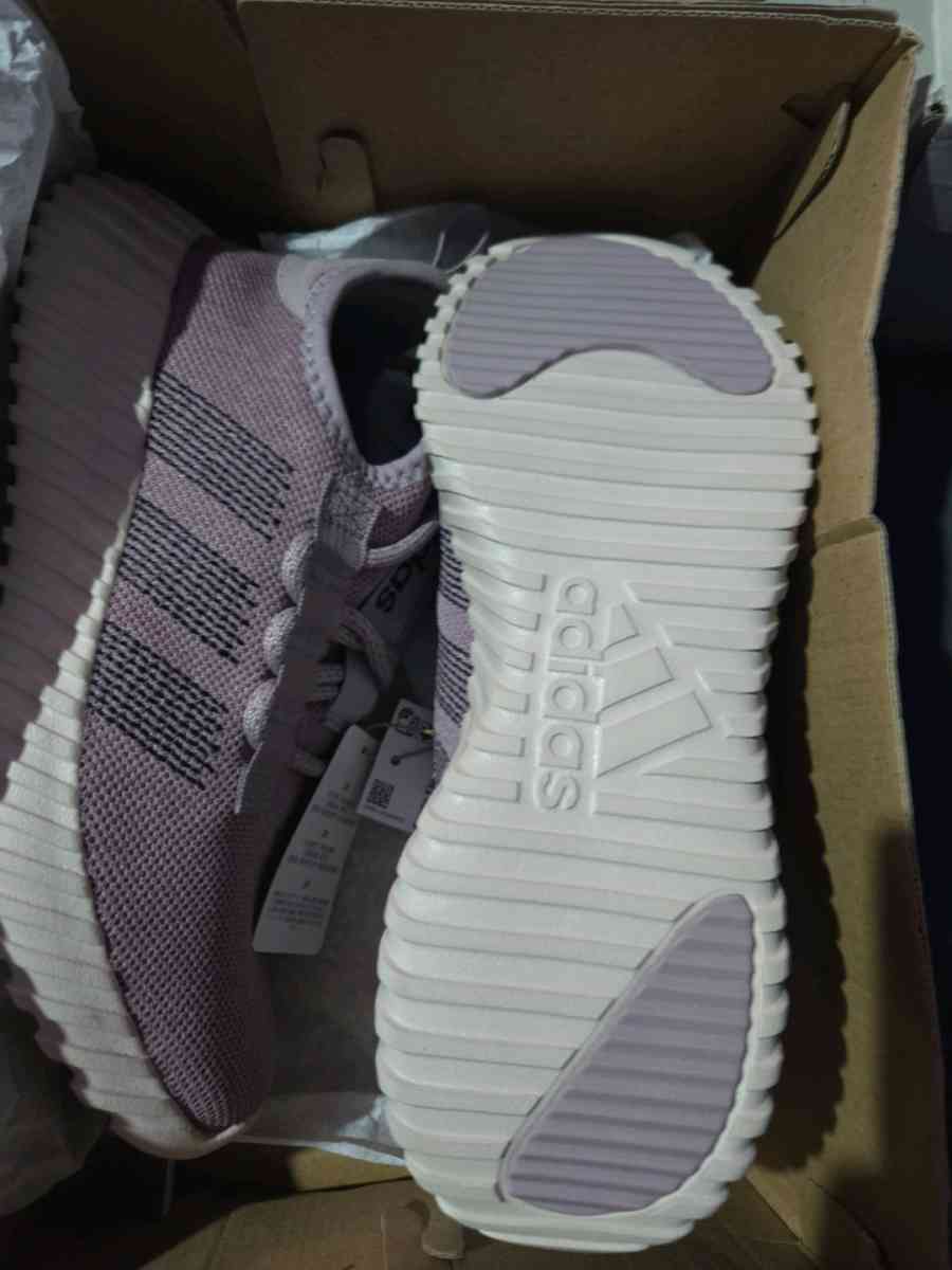 Adidas womens 75 - Oberlin, Kansas - FleaMarketBay