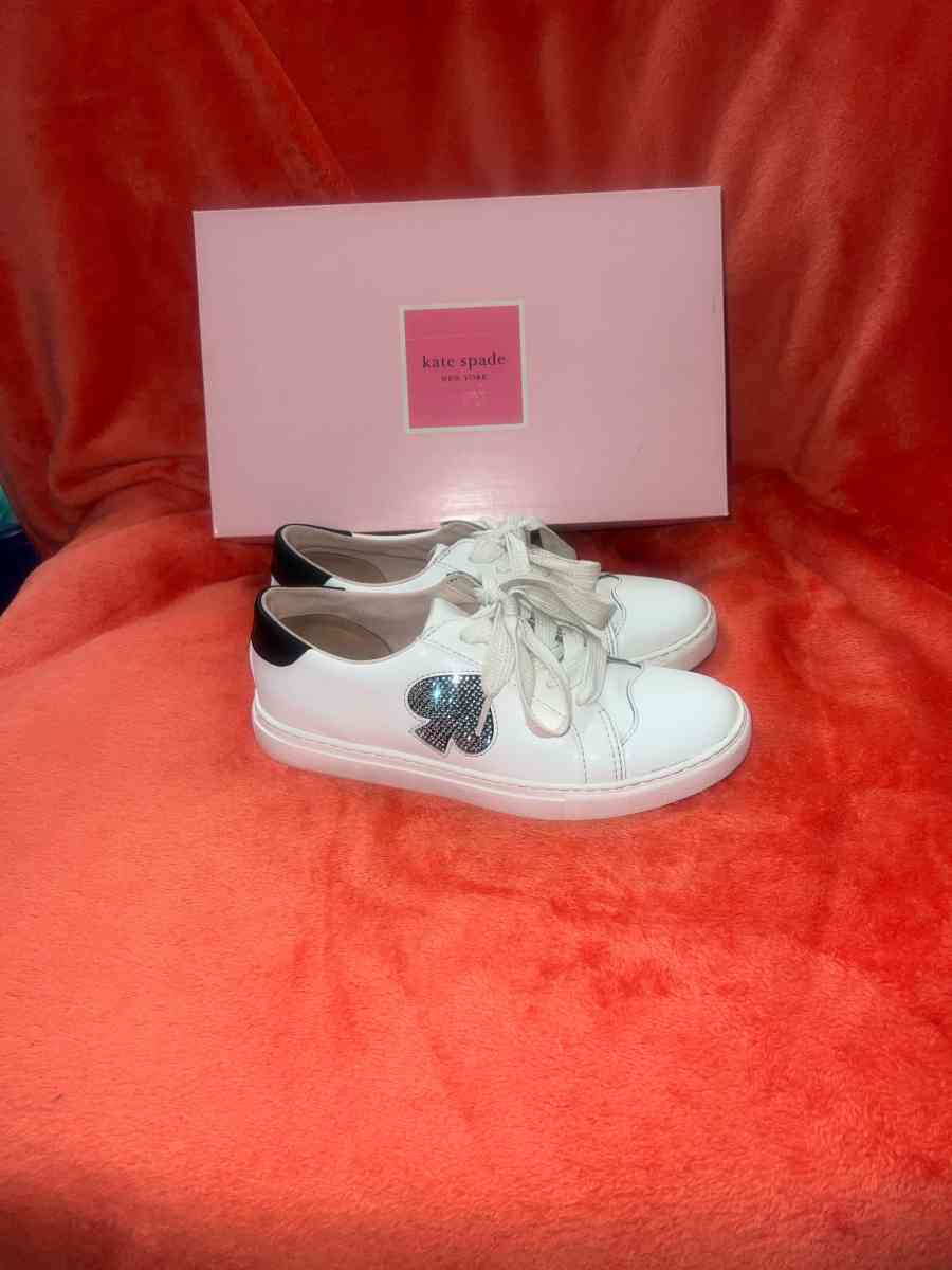 Kate Spade white leather shoes with black spade accent size - Las Vegas, Nevada - FleaMarketBay