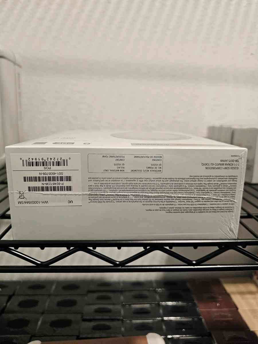 Sony Headphones - Davenport, Florida - FleaMarketBay