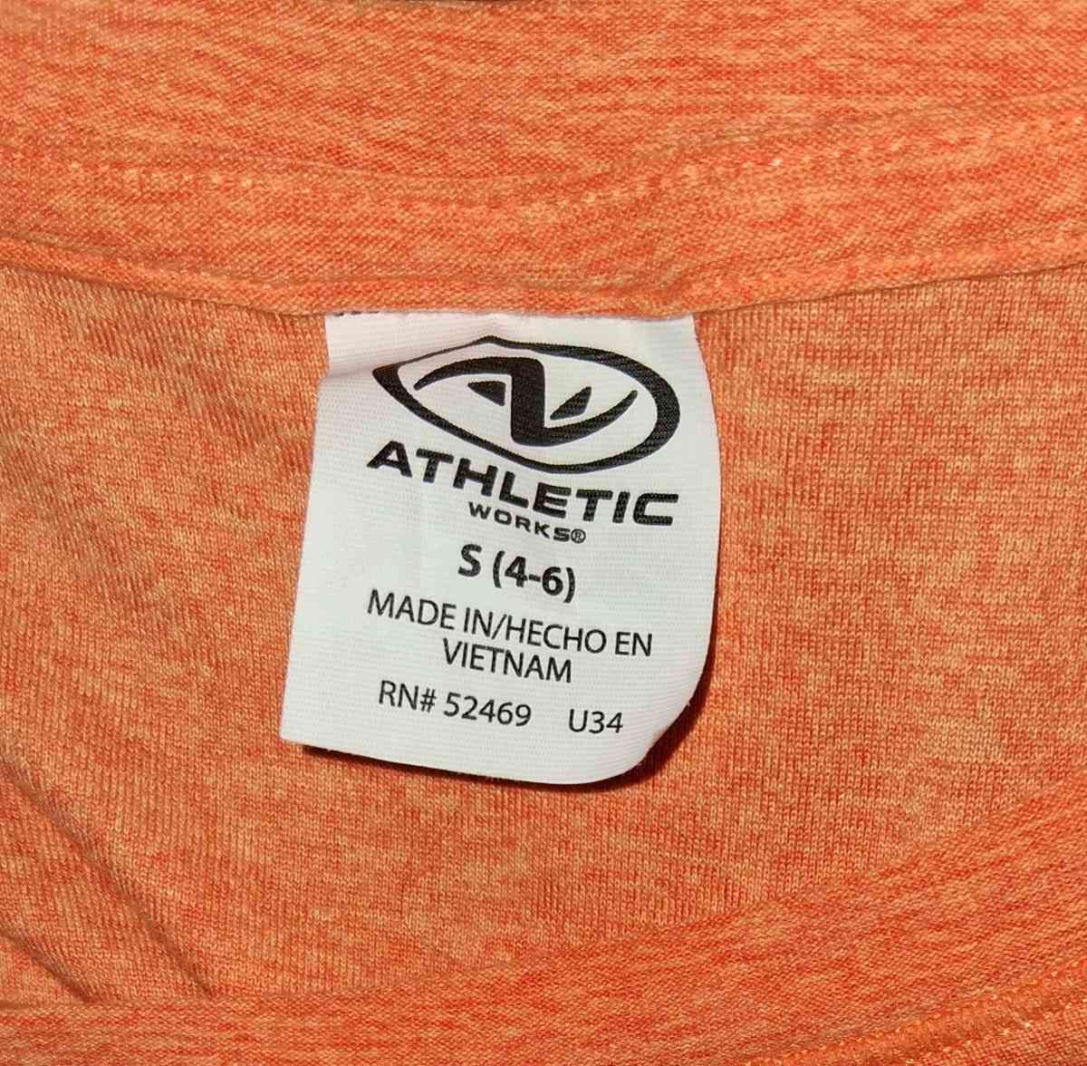 bundle Of 2 Womens tank tops size small - Elysburg, Pennsylvania - FleaMarketBay