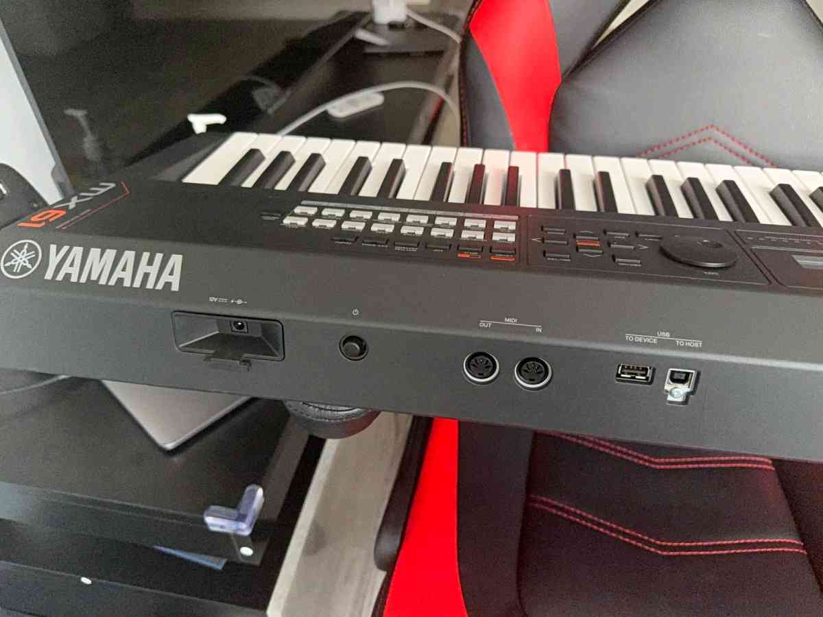 Yamaha mx61 with a bag - Columbus, Ohio - FleaMarketBay