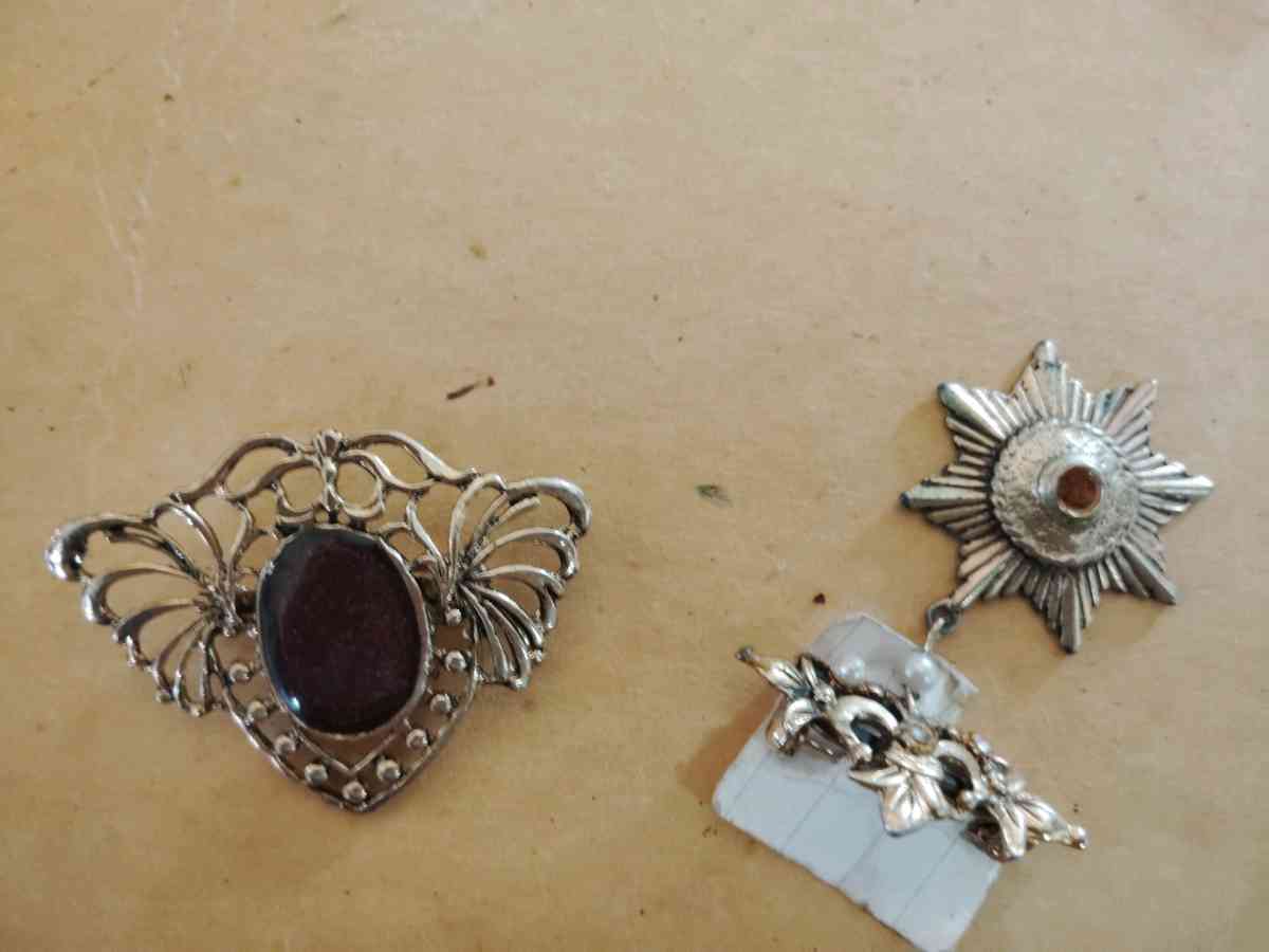 Vintage Pins - Lake Charles, Louisiana - FleaMarketBay