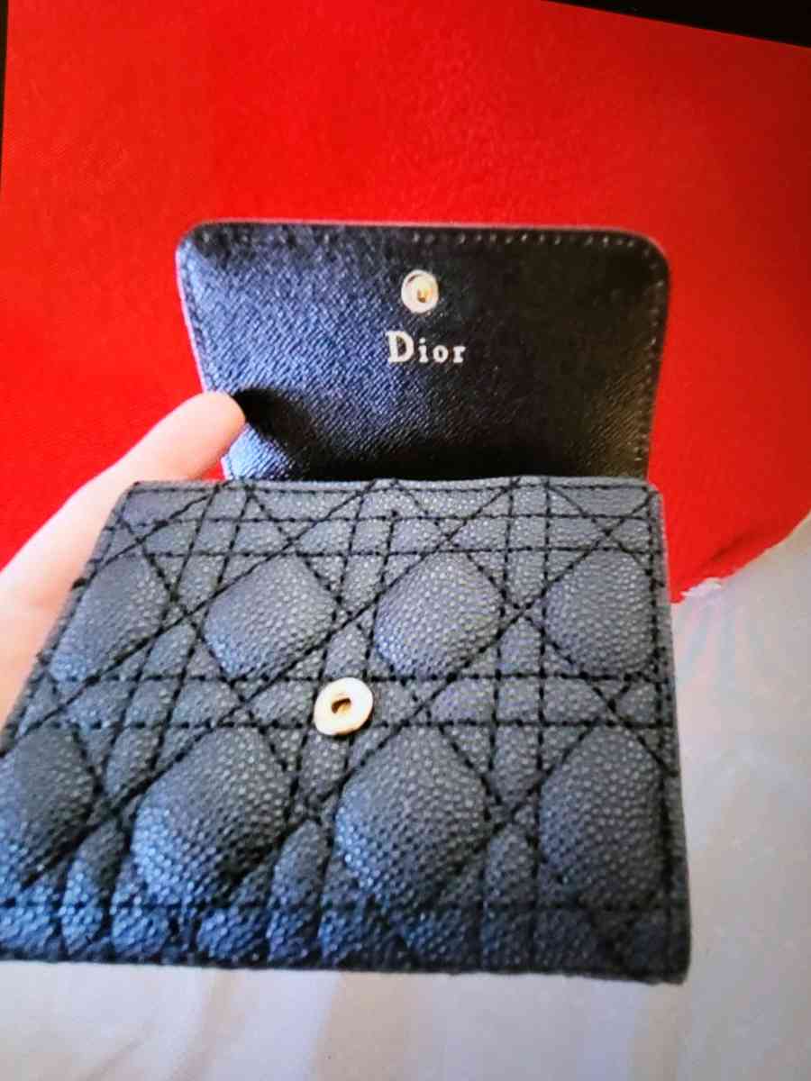 wallet - California Hot Springs, California - FleaMarketBay