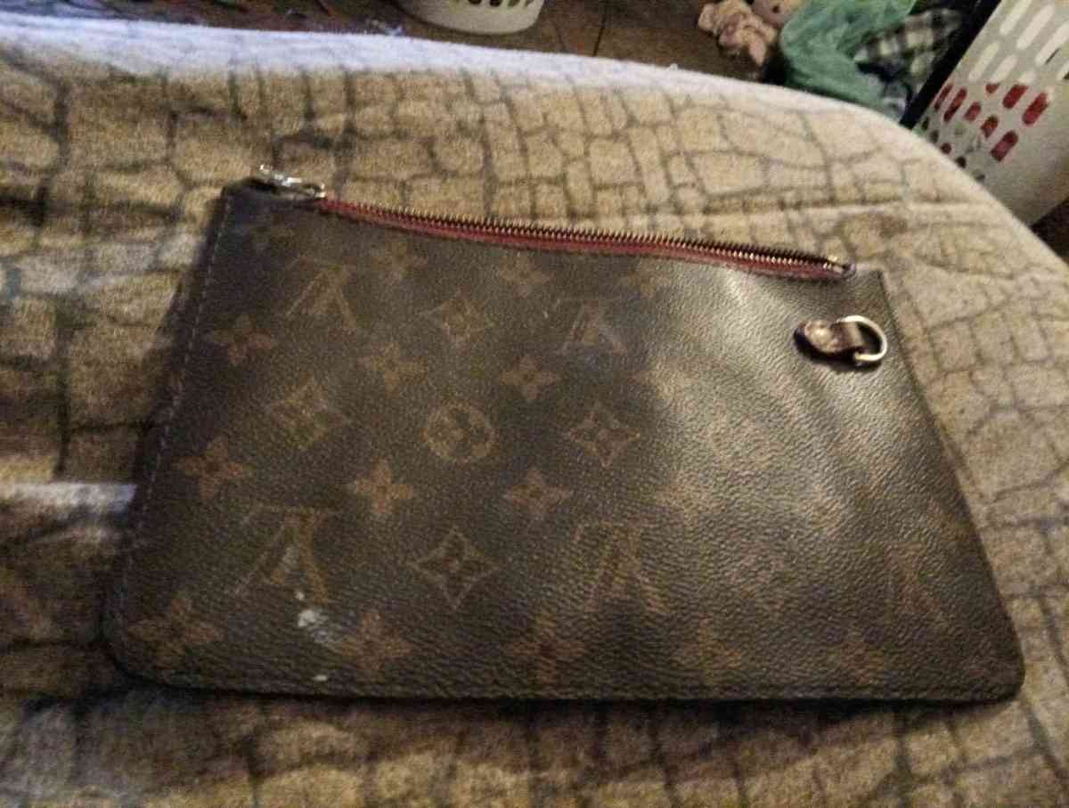Louis Vuitton Paris edition made in France - Calhoun City, Mississippi - FleaMarketBay