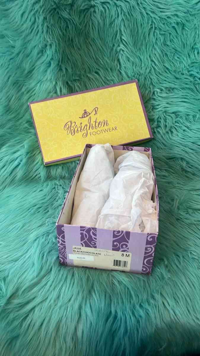 NIB Brighton Unice black crocodile flats with a silver chain - North Las Vegas, Nevada - FleaMarketBay