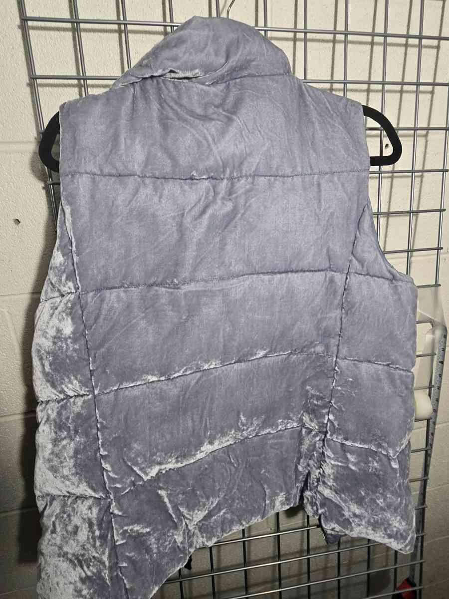 Loft Women Vest Color Blue - Aurora, Colorado - FleaMarketBay