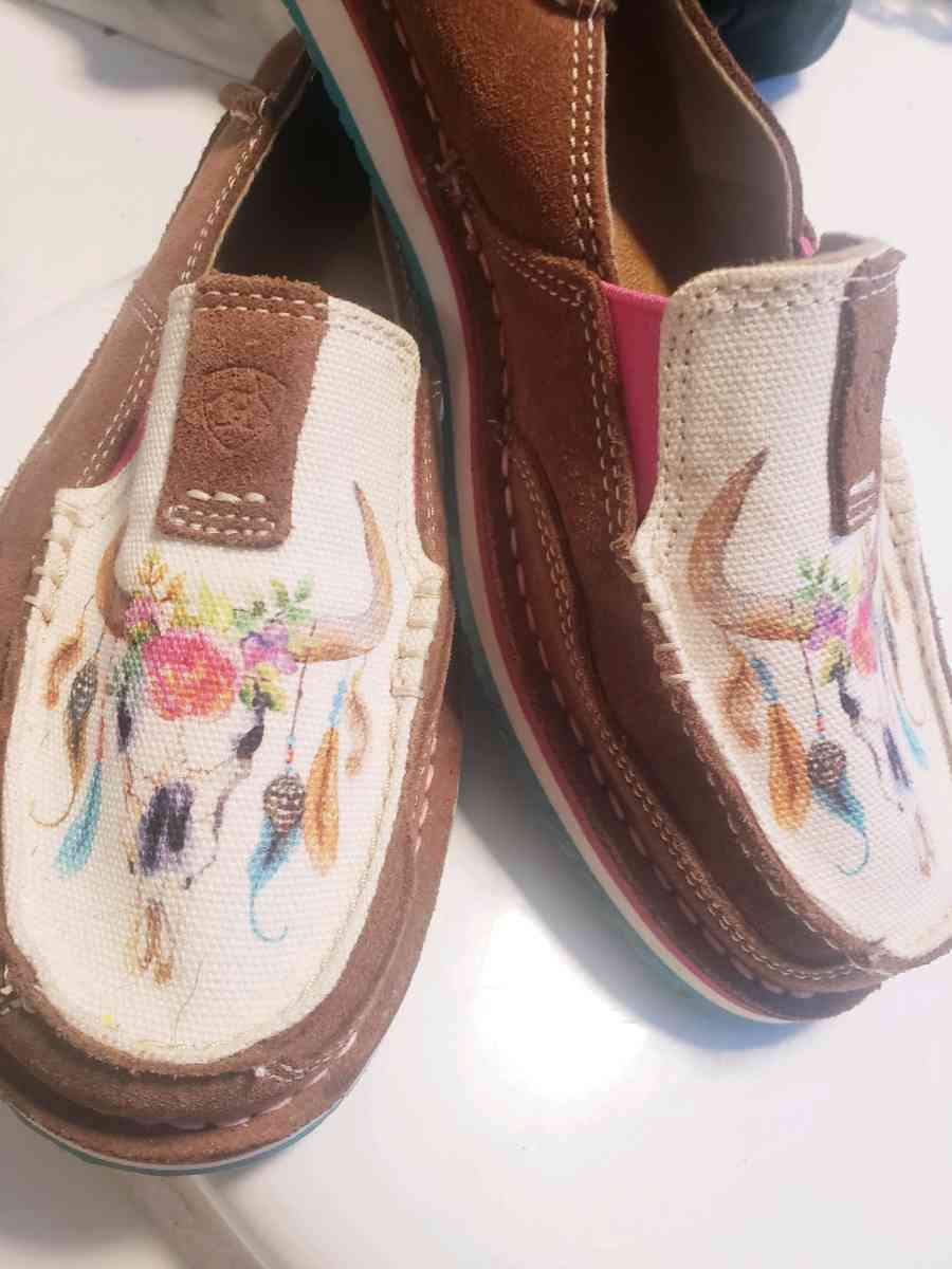 Ariat Suede Slip Ons - Laurens, South Carolina - FleaMarketBay