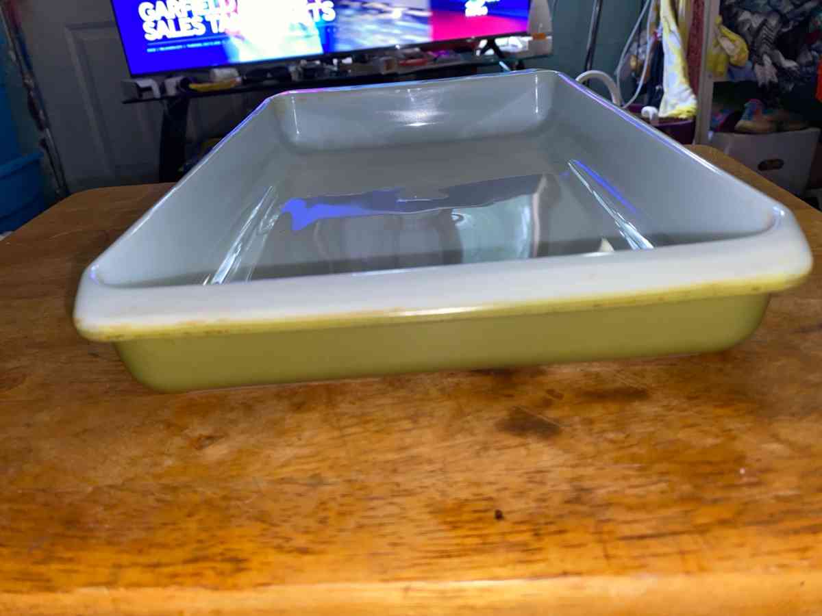 spring blossom lagana Pyrex pan - Oklahoma City, Oklahoma - FleaMarketBay