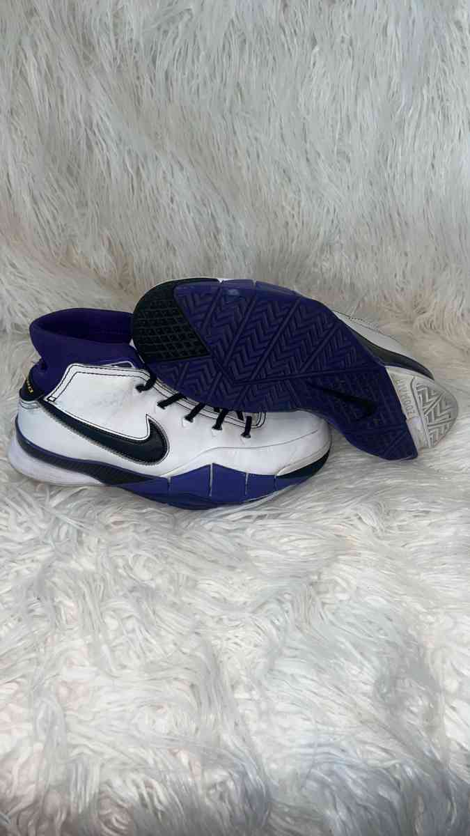 Size 10  Nike Zoom Kobe 1 Protro 2019 81 Points AQ2728105 - North Las Vegas, Nevada - FleaMarketBay