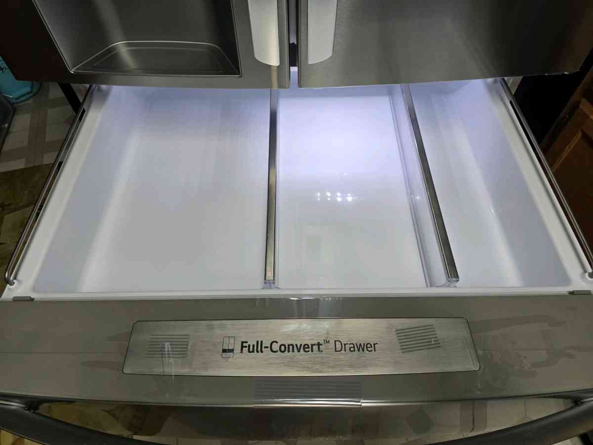 2021 LG Refrigerator  Like New Condition - Mesquite, Texas - FleaMarketBay