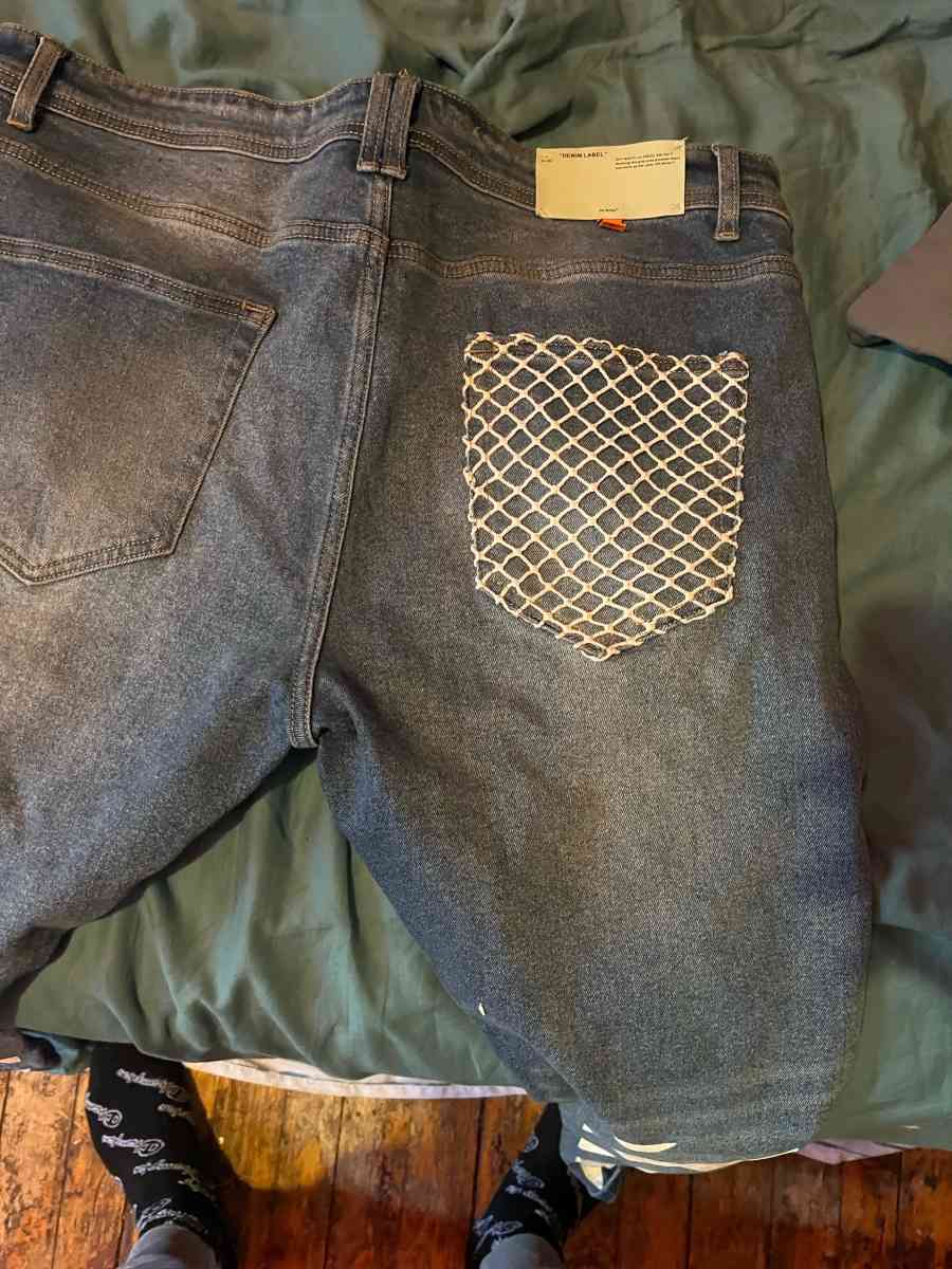 size 38 mens off white jeans - New Haven, Connecticut - FleaMarketBay