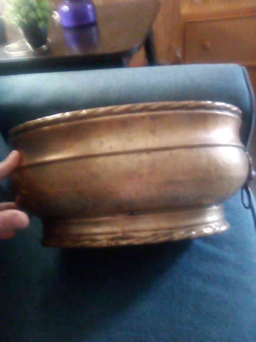 An Antique brass planter - Marion, North Carolina - FleaMarketBay