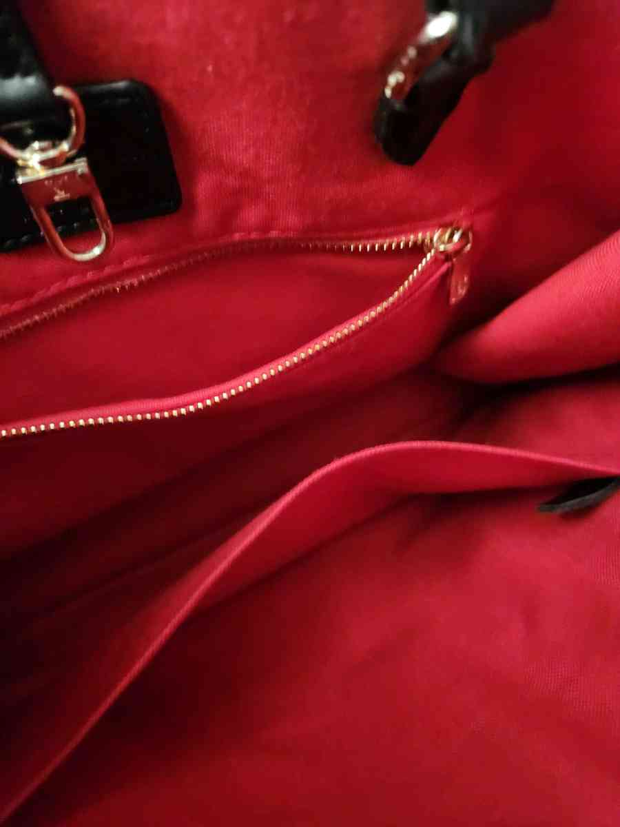 Louis Vuitton LTD love on the go Mm - Livonia, Michigan - FleaMarketBay