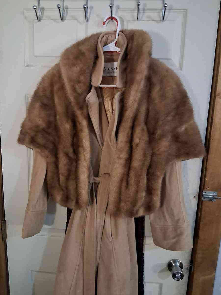 vintage red tan mink stole - Gilmer, Texas - FleaMarketBay