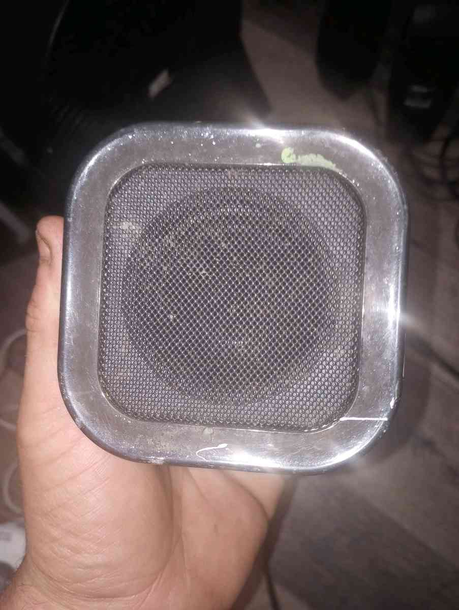 blue tooth speakers - Omaha, Nebraska - FleaMarketBay