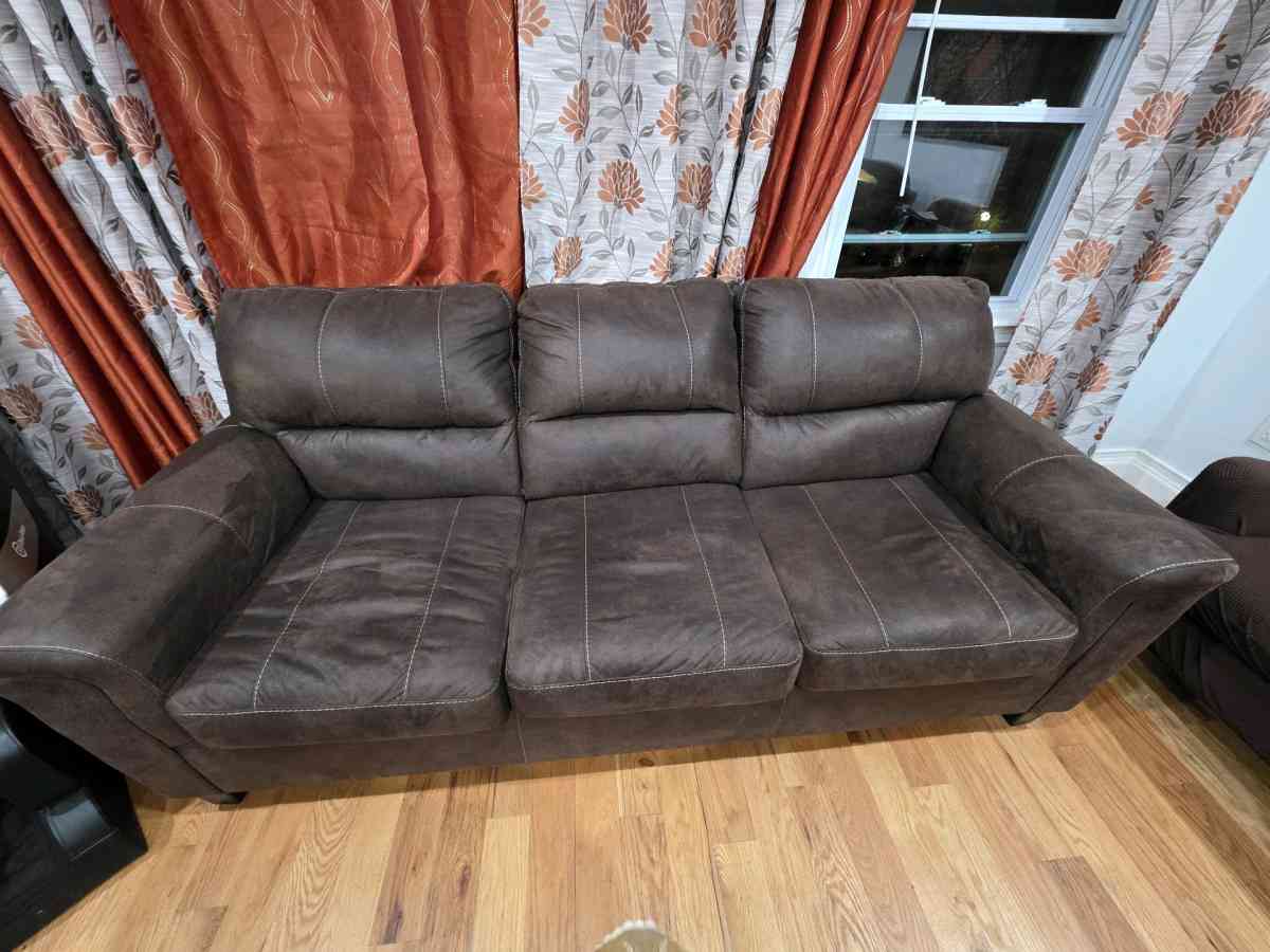 Brown Sectional sofa - Jamaica, New York - FleaMarketBay