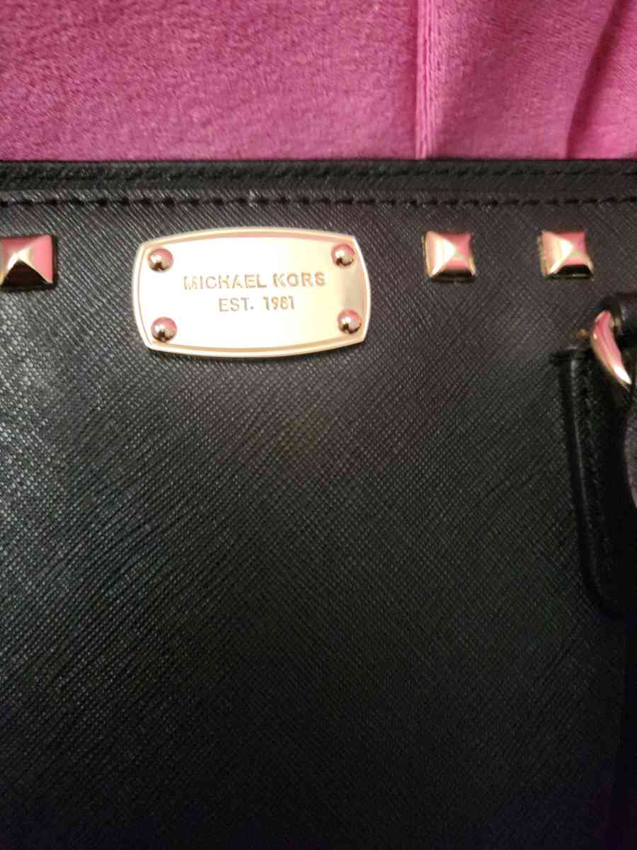 Michael Kors Saffiono blacked Leather studded bag - Livonia, Michigan - FleaMarketBay