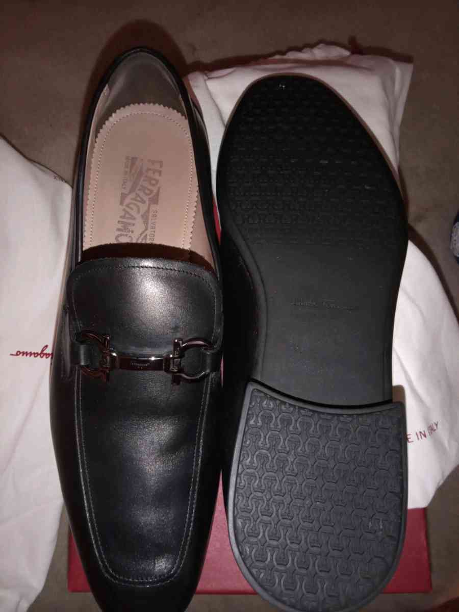 Ferragamo horsebit loafers - Wichita, Kansas - FleaMarketBay