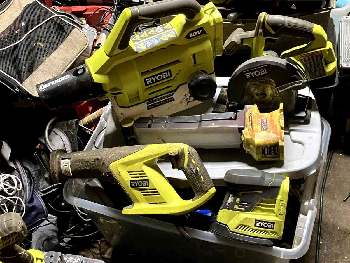 16 pc Ryobi Power Tools - Bean Station, Tennessee - FleaMarketBay