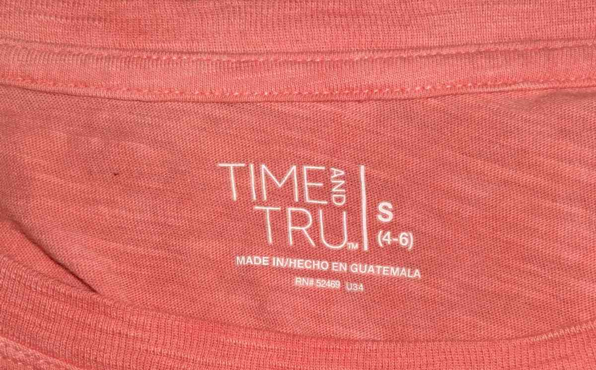 bundle Of 2 Womens tank tops size small - Elysburg, Pennsylvania - FleaMarketBay