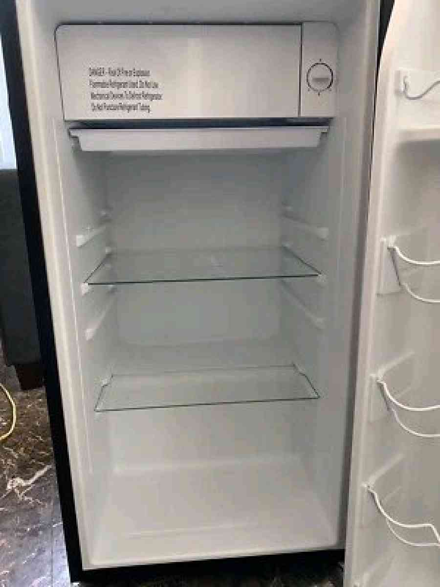 Galanz 43 Cu Ft Compact Refrigerator - Brick, New Jersey - FleaMarketBay