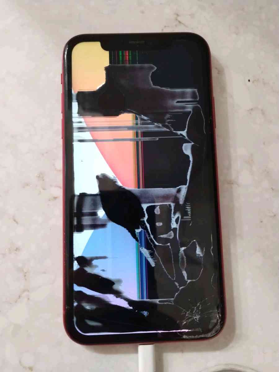 IPhone 11 For Parts Not Working - North Port, Florida - FleaMarketBay