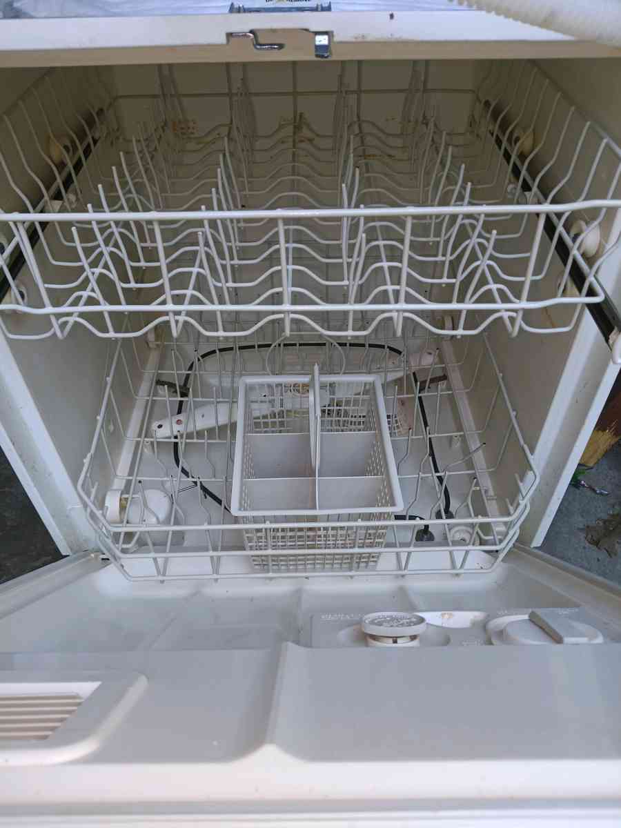 GE dishwasher functions as expected - Saint Joseph, Missouri - FleaMarketBay