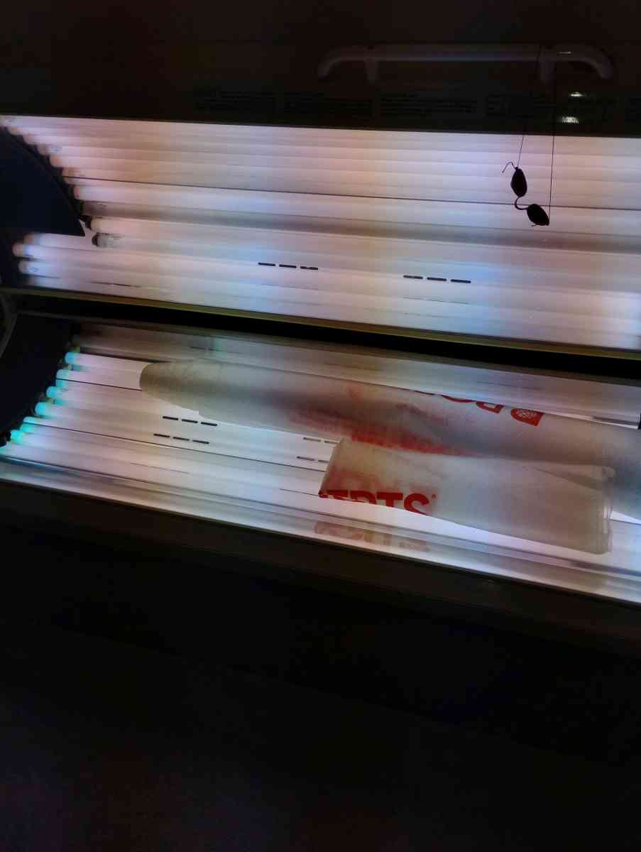 Tanning bed - Hobbs, New Mexico - FleaMarketBay