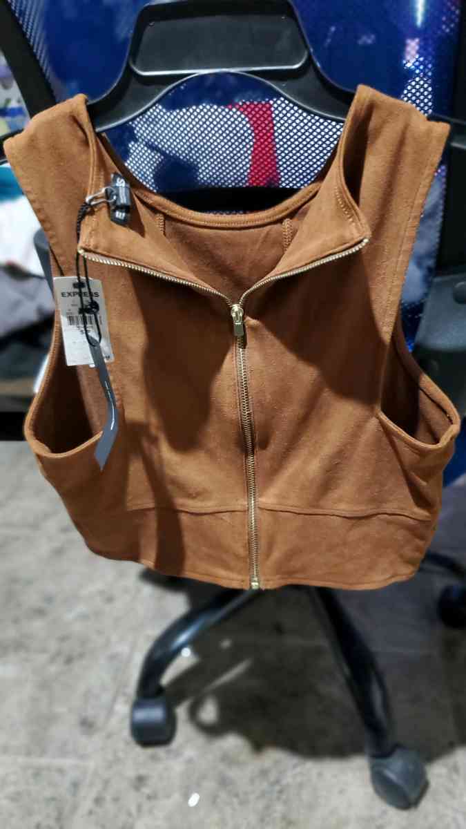 Express Zipup Vest Wuth Original tags - Benson, Arizona