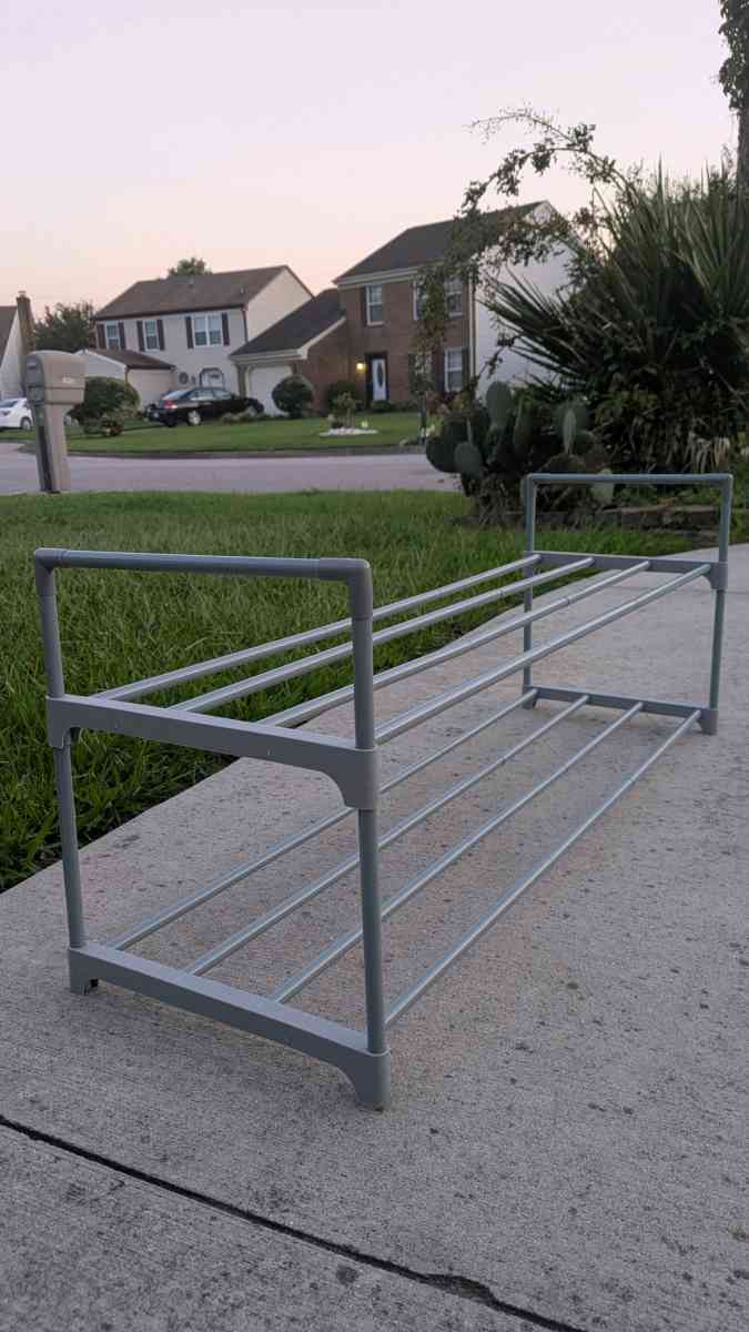 Shoe rack - Virginia Beach, Virginia - FleaMarketBay
