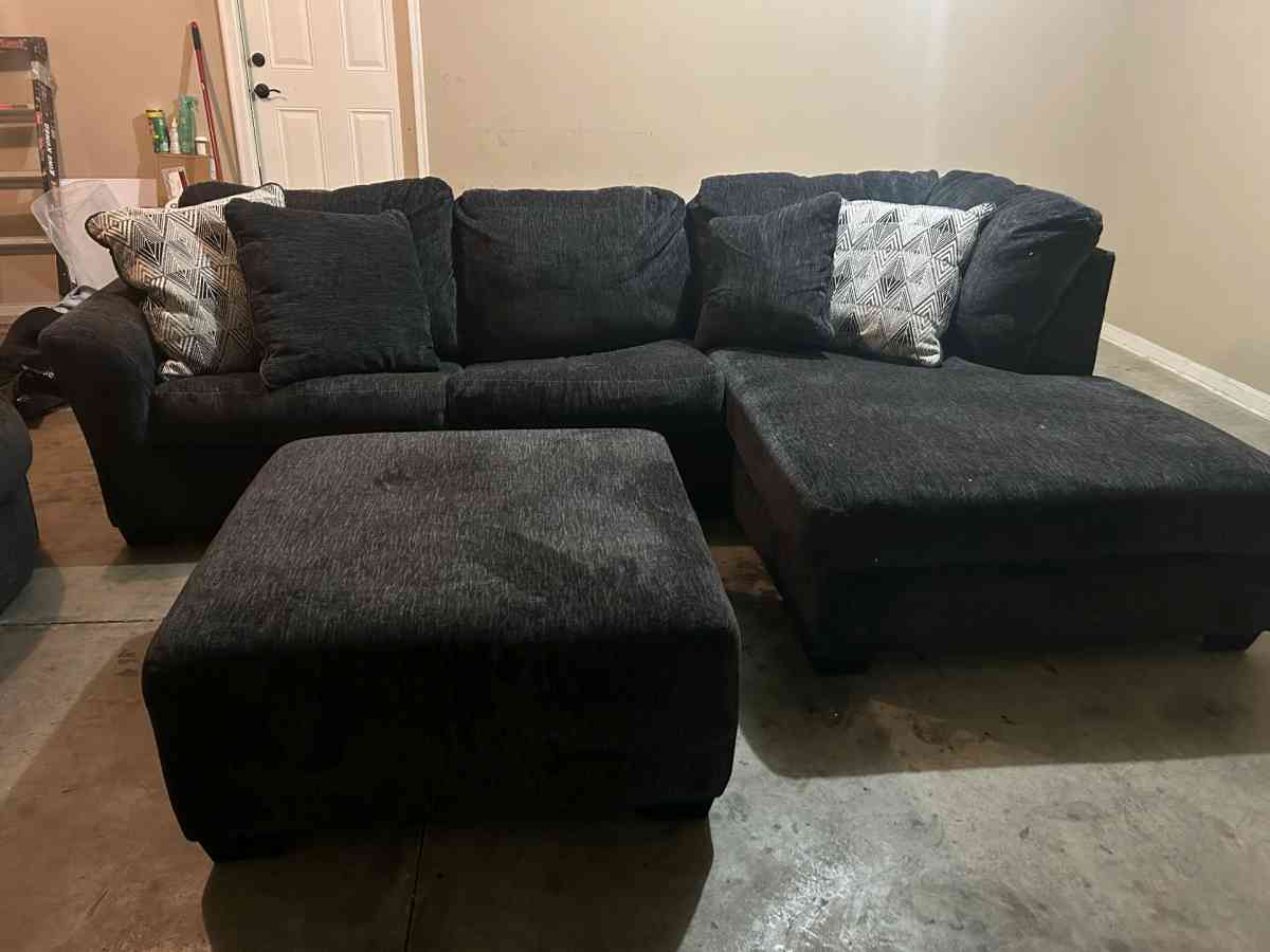 sectional with chair - Jeffersonville, Indiana - FleaMarketBay