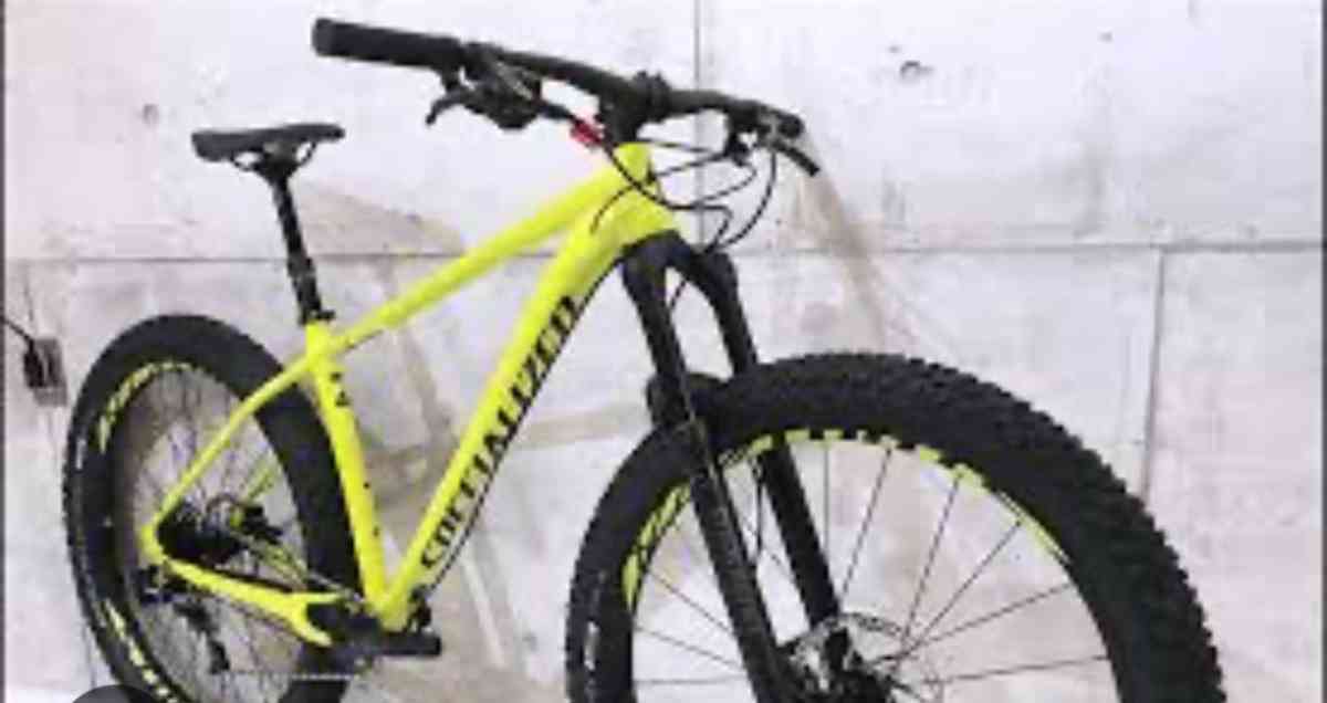 XL Frame 27 inch tires Specialized - Chico, California