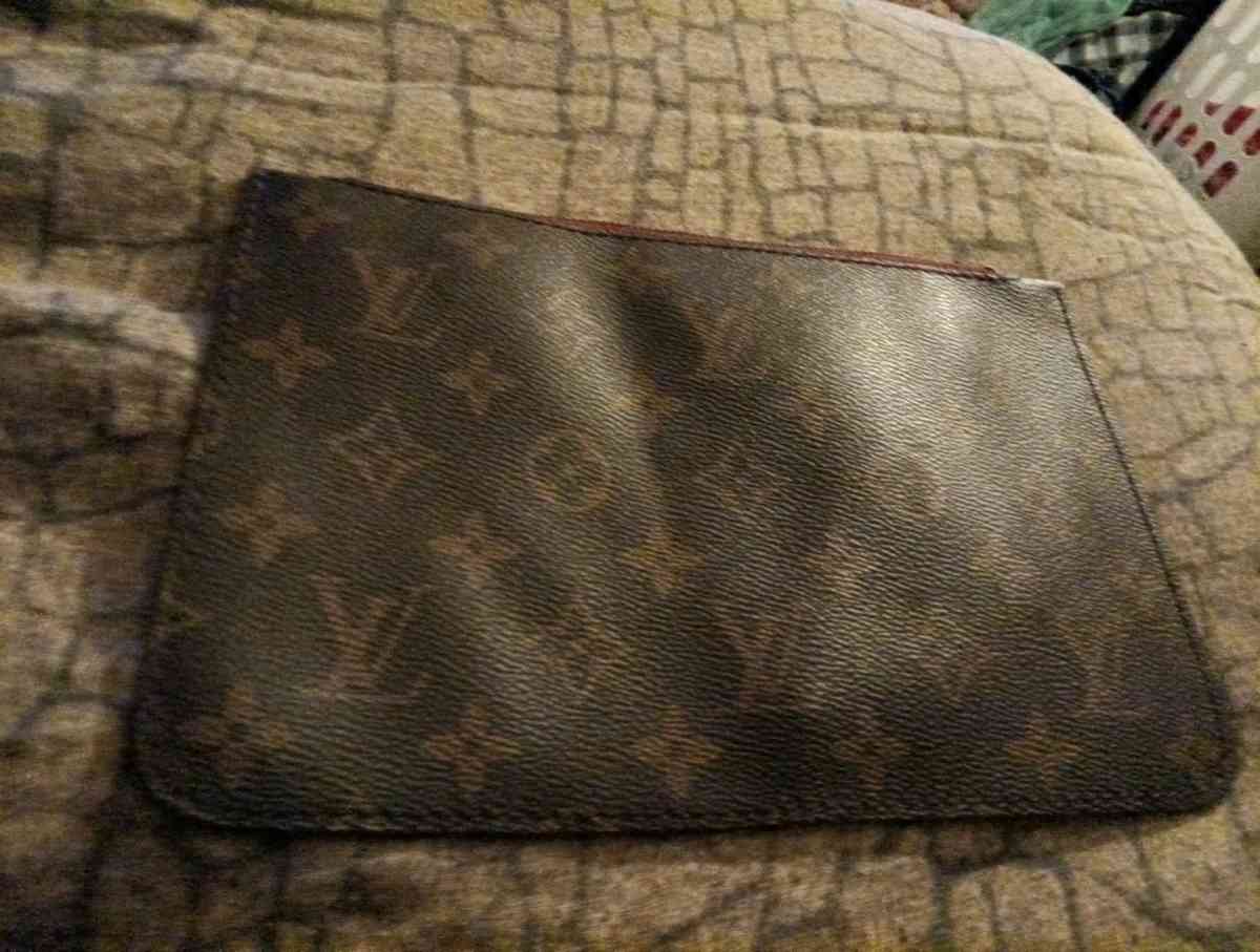 Louis Vuitton Paris edition made in France - Calhoun City, Mississippi - FleaMarketBay