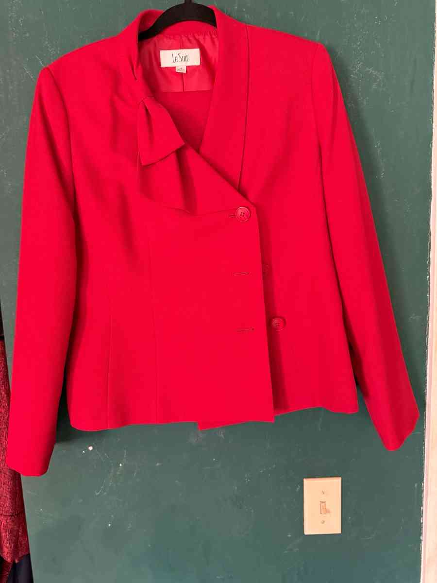 Women Business Attire - Adelanto, California