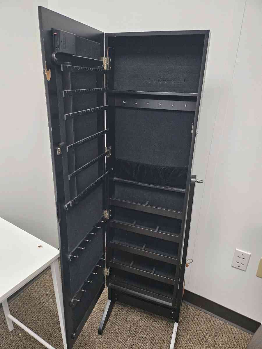 Jewelry Storage standing Mirror With Lights - Raleigh, North Carolina - FleaMarketBay